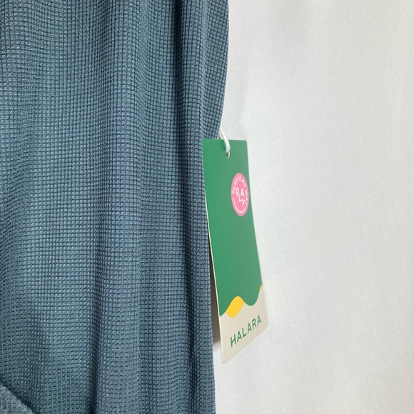 🎄NWT HALARA V-neck Romper Dusty Blue Sz L Casual Chic Minimalist Monochrome - Picture 4 of 10